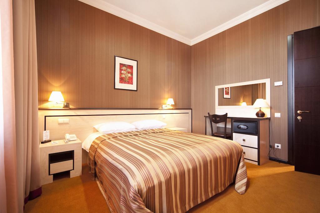 Hotel Rikhe Monika Tbilisi Room photo